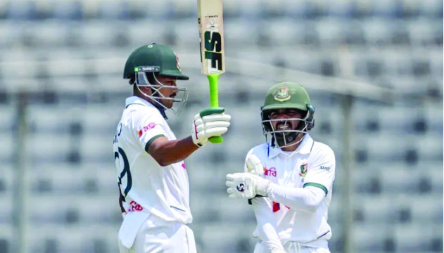 Bangladesh tighten grip before bad light halts day four against Pakistan